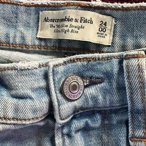 Abercrombie and Fitch 90s Slim straight Ultra High Rise jeans